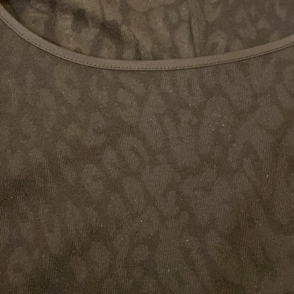 Ann Taylor top - black- size medium - Picture 3 of 5